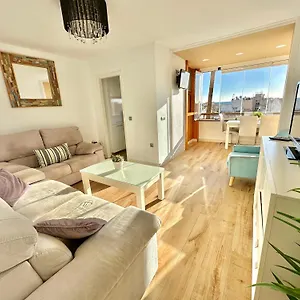 https://gorgeous-apartment-at-the-sea-in-la-carihuela.es-andalucia.com